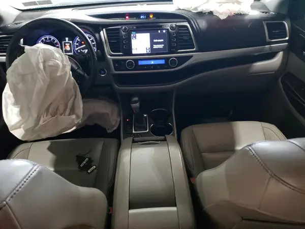 5TDJKRFH1GS500515 2016 TOYOTA HIGHLANDER - Image 8