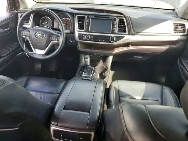 5TDJKRFH1GS500806 2016 TOYOTA HIGHLANDER - Image 8