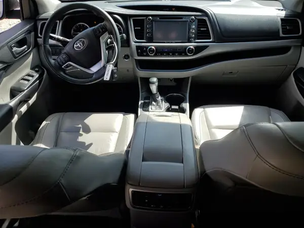5TDJKRFH1GS502779 2016 TOYOTA HIGHLANDER - Image 8