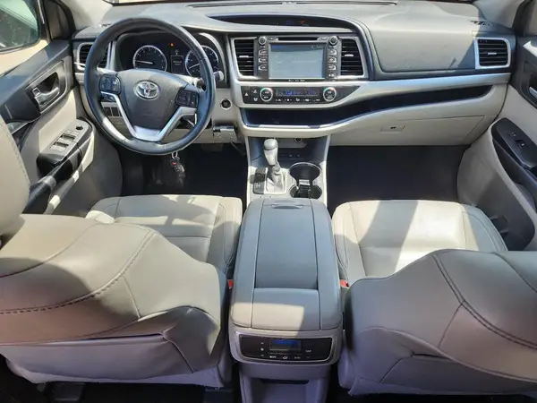 5TDJKRFH1GS502796 2016 TOYOTA HIGHLANDER - Image 8