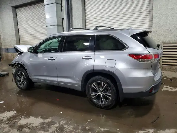 5TDJKRFH1GS504077 2016 TOYOTA HIGHLANDER - Image 2