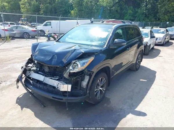 5TDJKRFH1GS504371 2016 TOYOTA HIGHLANDER - Image 2