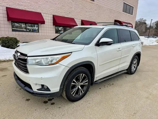 5TDJKRFH1GS505312 2016 TOYOTA HIGHLANDER - Image 2