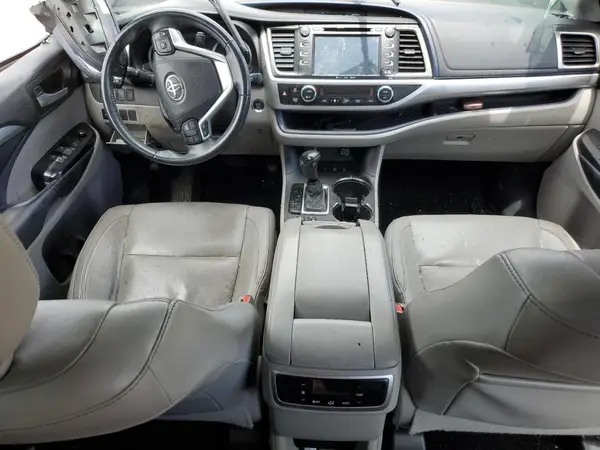 5TDJKRFH1GS505861 2016 TOYOTA HIGHLANDER - Image 8