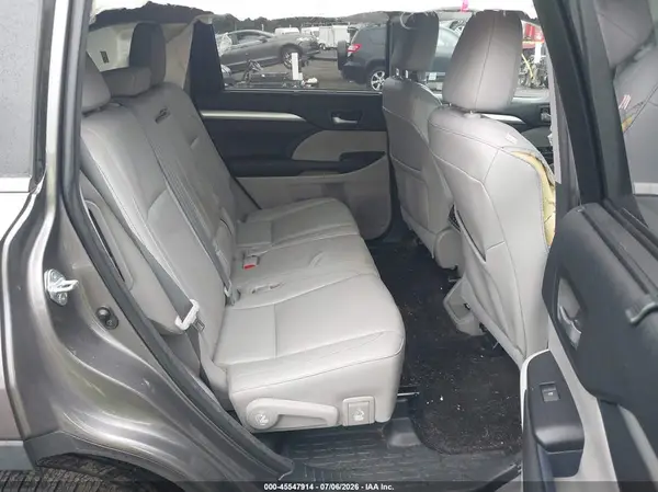 5TDJKRFH2GS226015 2016 TOYOTA HIGHLANDER - Image 8