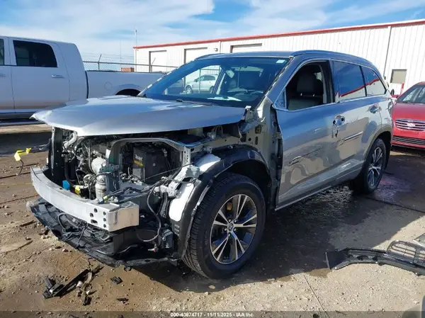 5TDJKRFH2GS231845 2016 TOYOTA HIGHLANDER - Image 2