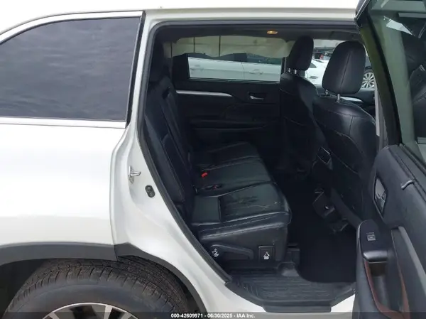 5TDJKRFH2GS232025 2016 TOYOTA HIGHLANDER - Image 8