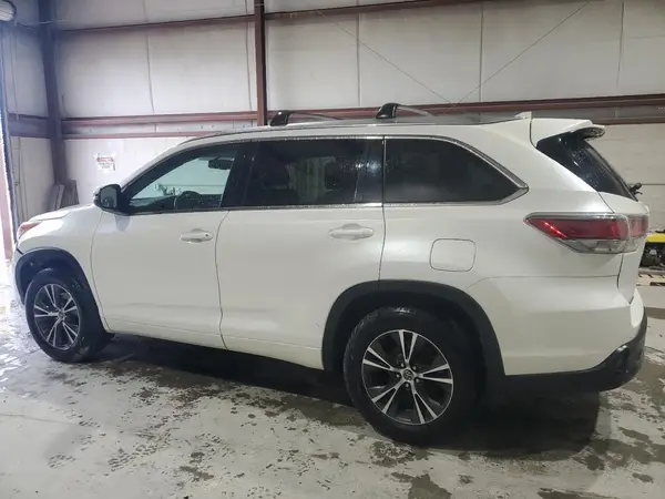 5TDJKRFH2GS233305 2016 TOYOTA HIGHLANDER - Image 2