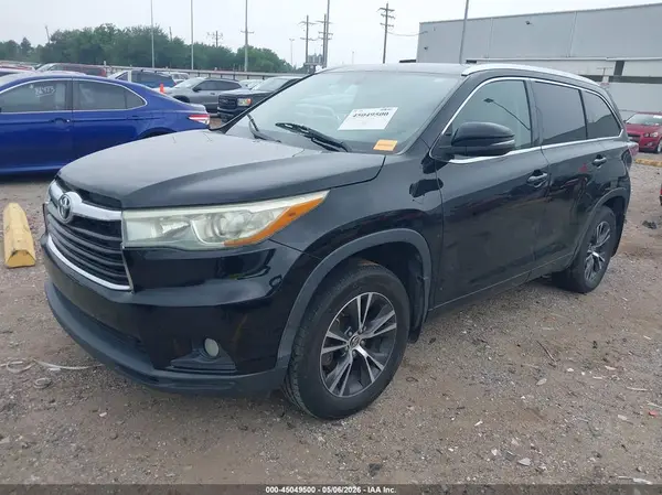 5TDJKRFH2GS237824 2016 TOYOTA HIGHLANDER - Image 2