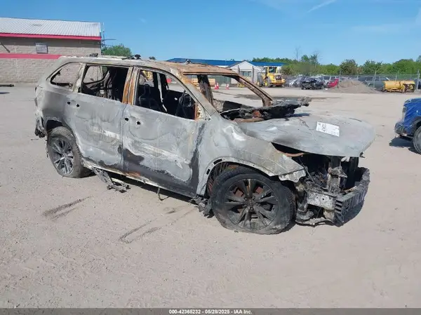 5TDJKRFH2GS240030 2016 TOYOTA HIGHLANDER - Image 1