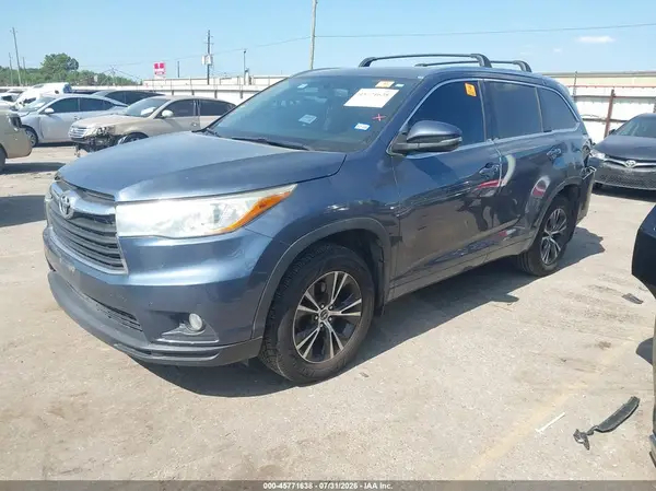5TDJKRFH2GS250766 2016 TOYOTA HIGHLANDER - Image 2