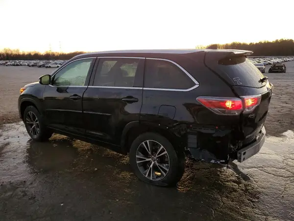 5TDJKRFH2GS256258 2016 TOYOTA HIGHLANDER - Image 2