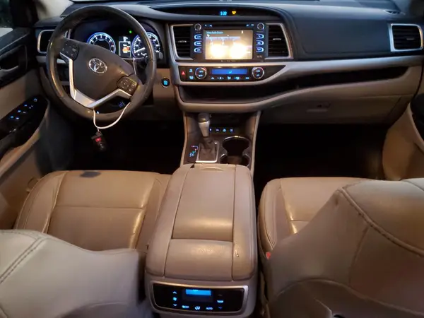5TDJKRFH2GS256258 2016 TOYOTA HIGHLANDER - Image 8