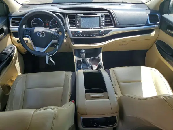 5TDJKRFH2GS267258 2016 TOYOTA HIGHLANDER - Image 8