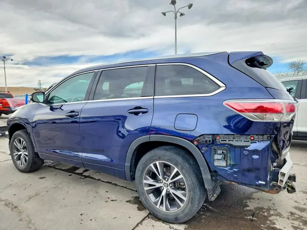 5TDJKRFH2GS273531 2016 TOYOTA HIGHLANDER - Image 2