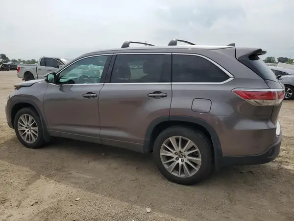 5TDJKRFH2GS278888 2016 TOYOTA HIGHLANDER - Image 2