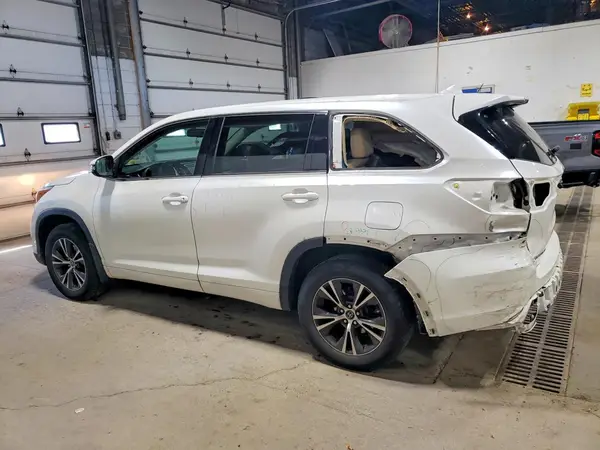 5TDJKRFH2GS279152 2016 TOYOTA HIGHLANDER - Image 2