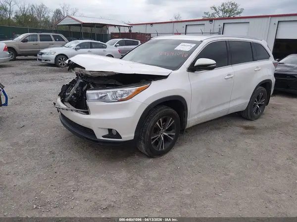 5TDJKRFH2GS285405 2016 TOYOTA HIGHLANDER - Image 2