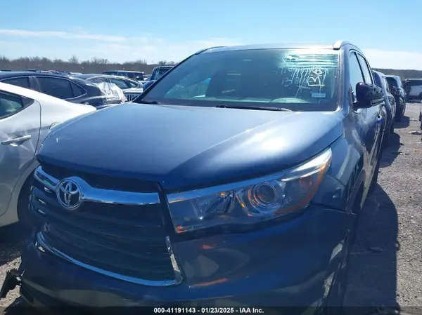 5TDJKRFH2GS286795 2016 TOYOTA HIGHLANDER - Image 2