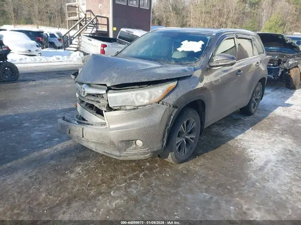 5TDJKRFH2GS287090 2016 TOYOTA HIGHLANDER - Image 2