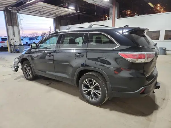 5TDJKRFH2GS289986 2016 TOYOTA HIGHLANDER - Image 2