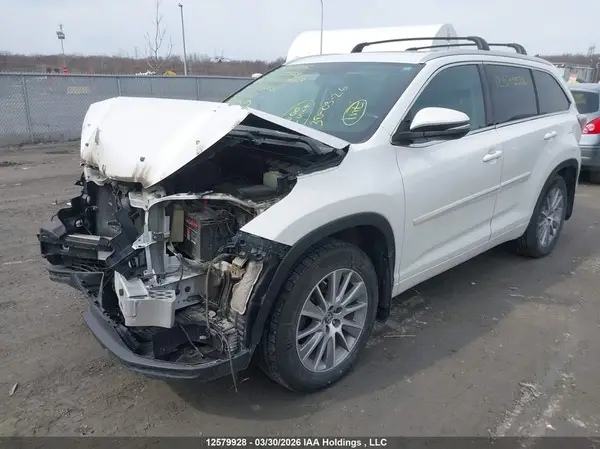 5TDJKRFH2GS293682 2016 TOYOTA HIGHLANDER - Image 2