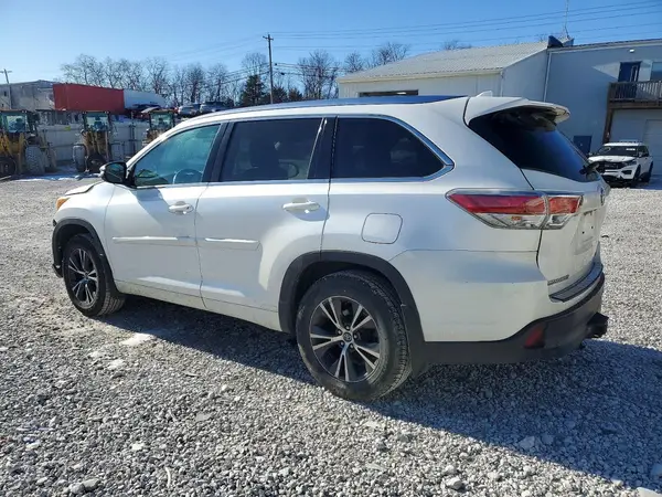 5TDJKRFH2GS295710 2016 TOYOTA HIGHLANDER - Image 2