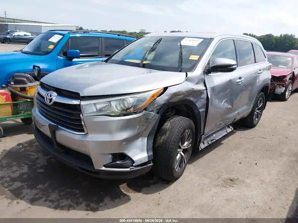 5TDJKRFH2GS300226 2016 TOYOTA HIGHLANDER - Image 2