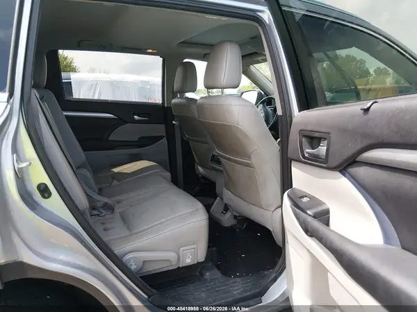 5TDJKRFH2GS300226 2016 TOYOTA HIGHLANDER - Image 8