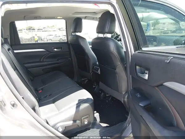 5TDJKRFH2GS301036 2016 TOYOTA HIGHLANDER - Image 8
