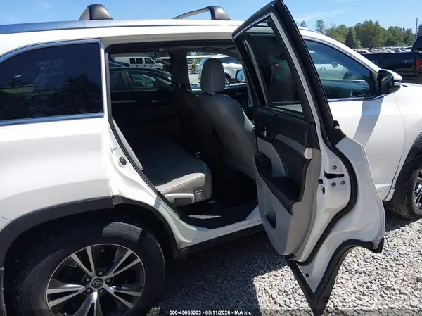 5TDJKRFH2GS305894 2016 TOYOTA HIGHLANDER - Image 8