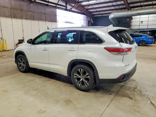 5TDJKRFH2GS307242 2016 TOYOTA HIGHLANDER - Image 2
