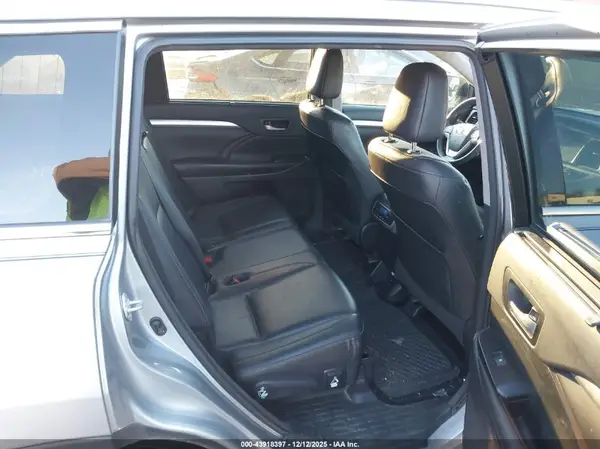 5TDJKRFH2GS307399 2016 TOYOTA HIGHLANDER - Image 8