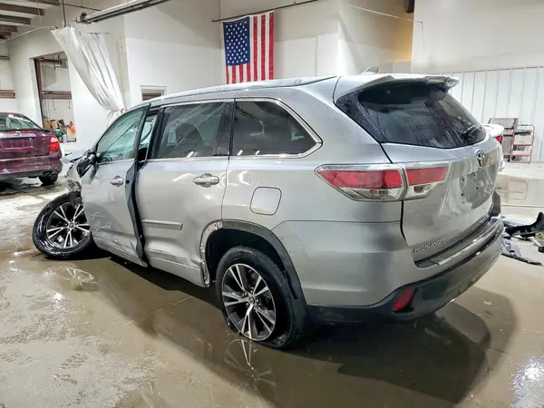 5TDJKRFH2GS308746 2016 TOYOTA HIGHLANDER - Image 2