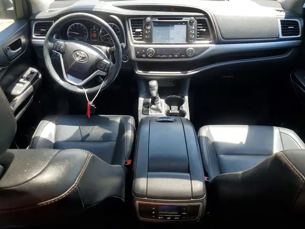 5TDJKRFH2GS313722 2016 TOYOTA HIGHLANDER - Image 8