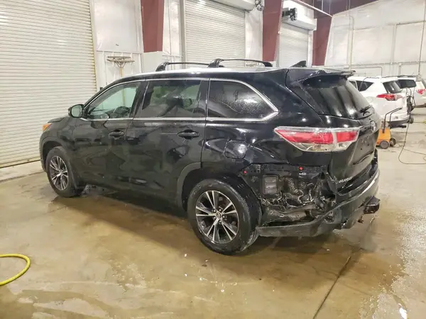 5TDJKRFH2GS320234 2016 TOYOTA HIGHLANDER - Image 2
