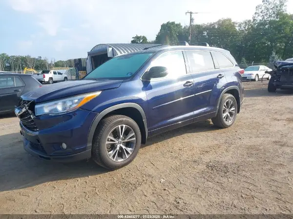 5TDJKRFH2GS320363 2016 TOYOTA HIGHLANDER - Image 2