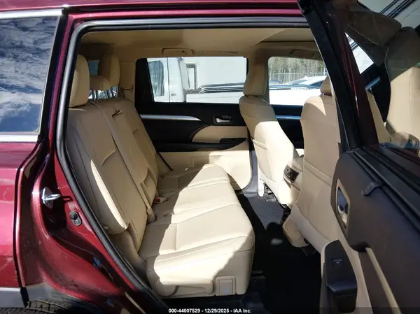 5TDJKRFH2GS332271 2016 TOYOTA HIGHLANDER - Image 8