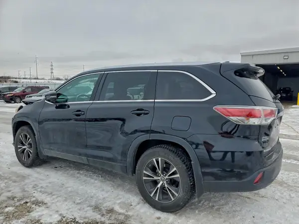 5TDJKRFH2GS333159 2016 TOYOTA HIGHLANDER - Image 2
