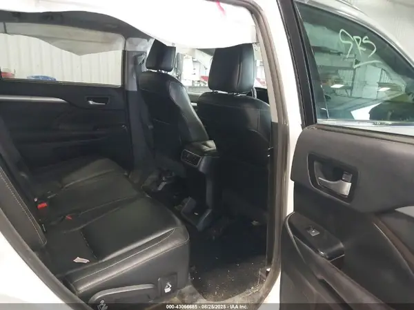 5TDJKRFH2GS334862 2016 TOYOTA HIGHLANDER - Image 8