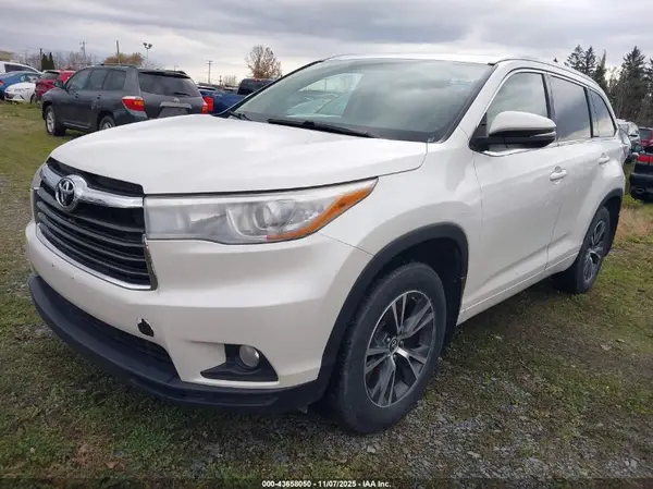 5TDJKRFH2GS335381 2016 TOYOTA HIGHLANDER - Image 2