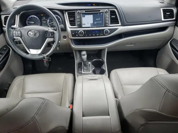 5TDJKRFH2GS338068 2016 TOYOTA HIGHLANDER - Image 8