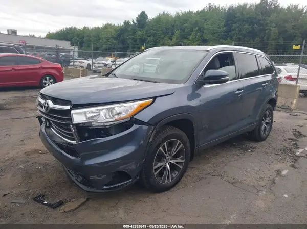 5TDJKRFH2GS342007 2016 TOYOTA HIGHLANDER - Image 2