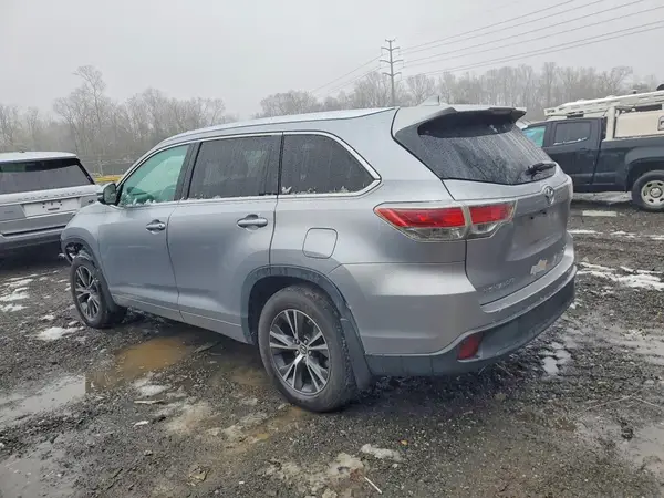 5TDJKRFH2GS354237 2016 TOYOTA HIGHLANDER - Image 2