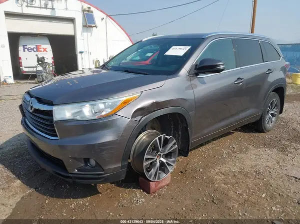 5TDJKRFH2GS500751 2016 TOYOTA HIGHLANDER - Image 2