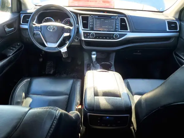 5TDJKRFH2GS502483 2016 TOYOTA HIGHLANDER - Image 8