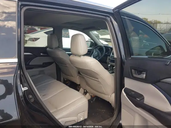 5TDJKRFH2GS504704 2016 TOYOTA HIGHLANDER - Image 8