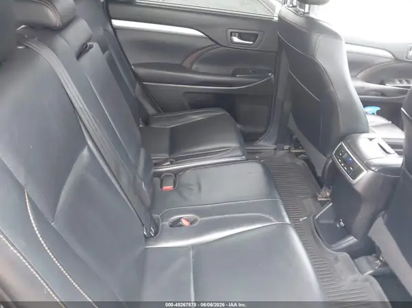5TDJKRFH2GS505075 2016 TOYOTA HIGHLANDER - Image 8
