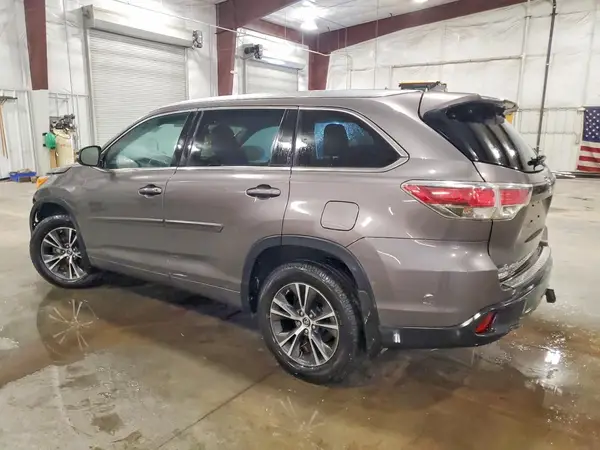 5TDJKRFH2GS505884 2016 TOYOTA HIGHLANDER - Image 2