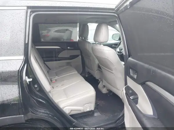 5TDJKRFH2GS506095 2016 TOYOTA HIGHLANDER - Image 8